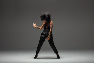 Femme danse noir