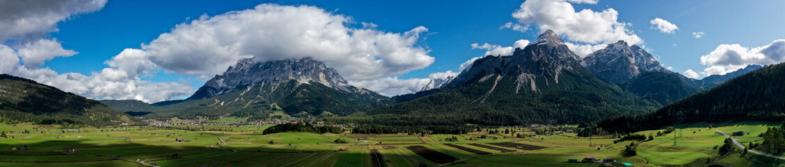Fototapeta na wymiar Zugspitze Bayern
