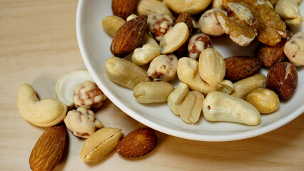 栄養豊富なミックスナッツの写真