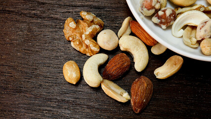 栄養豊富なミックスナッツの写真