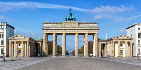 Fototapeta na wymiar Berlin Brandenburger Tor Gate in Germany panorama