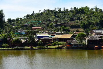 Fototapeta na wymiar village on the lake