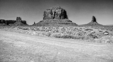 Fototapeta na wymiar Road to Monument Valley on a hot summer day.