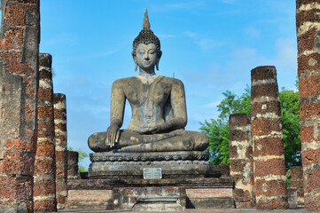 Fototapeta premium Sitting buddha at Sukhothai park