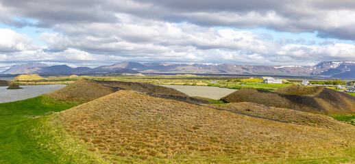 Skutustadagigar, die grünen Pseudo-Krater in Myvatn auf Island © Hendrik