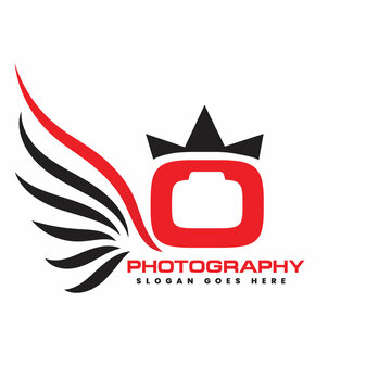 Initial letter O photography logo Design Vector illustration. creative O letter with a crown and camera. Simple modern wings photograph. O with wings symbol. Clean and modern style photograph icon