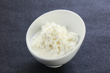 Dietary granulated cottage cheese for breakfast