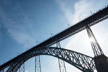 Fototapeta na wymiar bridge over the river Douro in porto-Portugal