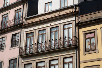 Fototapeta na wymiar facade of an house in Porto