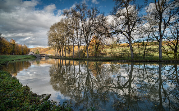 Photographie de paysage du canal de Bourgogne, Pont D'Ouche, Bourgogne, France 
