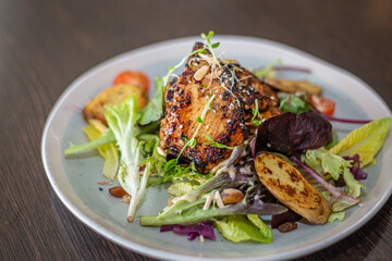 grilled chicken with salad