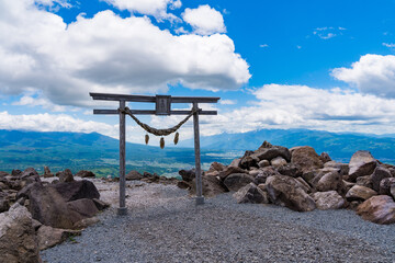 Fototapeta premium 霧ヶ峰 車山神社