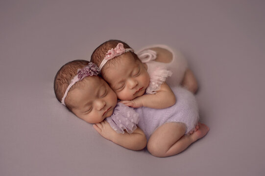 Identical Twin Babies Images – Browse 1,893 Stock Photos, Vectors, and  Video | Adobe Stock