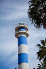 Leuchtturm blau weiß