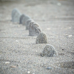 Steine im Sand