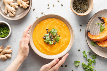 Oven roasted pumpkin and ginger detox soup