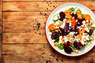 Vegetable salad with cottage cheese and nuts