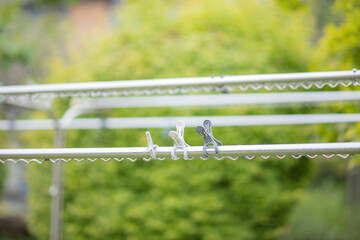 Fototapeta premium 物干し竿と洗濯ばさみ