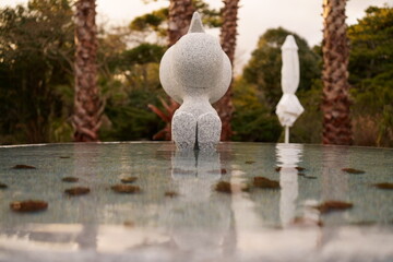 연못 Lake with white statue