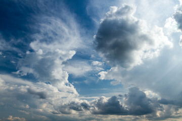 Fototapeta na wymiar Fresh natural summer cloudscape