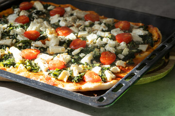 Spinat-Feta-Pizza-Detail