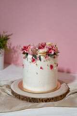 Beautiful and tasty flower white cake