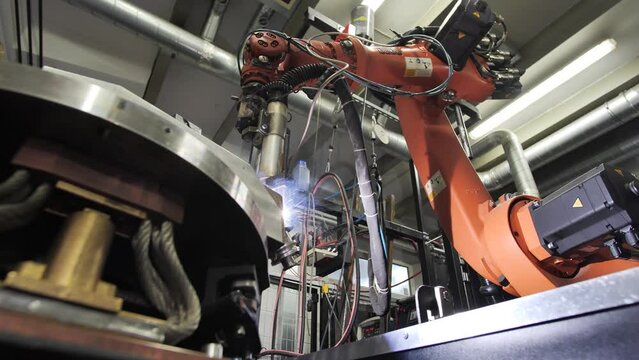 KUKA robots for machine tool automation industry 01