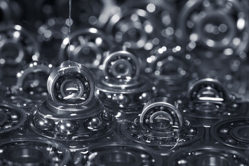 Lubricating oil. Ball bearing.