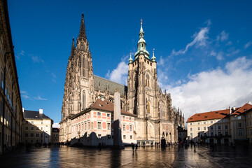 Fototapeta premium Famous Prague castle and St. Vitus gothic cathedral are top attractions in the Czech Republic