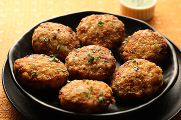 Sabudana vada wada pakora pakode fried snack fritters chutney tapioca pearls sago patties north Indian street food Mahashivratri Shivratri Navratri Ram Navami fasting food vegetarian Indian festival 