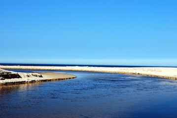 River and sea © Ryszard