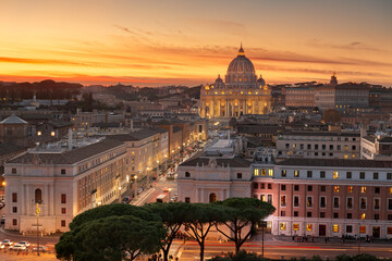 Vatican City at St. Peter's Basilica During Sunset - obrazy, fototapety, plakaty