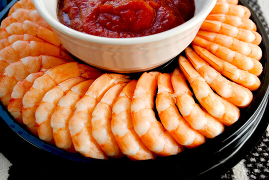 Appetizer Shrimp Ring With Cocktail Sauce	
