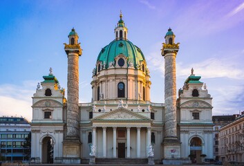 Fototapeta na wymiar Karlskirche - Vienna