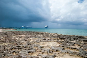 Photo sur Aluminium brossé Plage de Seven Mile, Grand Cayman Grand Cayman Island Rocky Seven Mile Beach