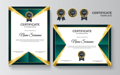 Fototapeta premium Modern green certificate template and border, for award, diploma, and printing. Green and gold elegant certificate of achievement template with gold badge and border