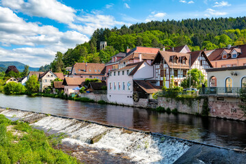 Idyllic view of river Murg and buildings in Gernsbach, Black Forest, Germanyiew of river Murg an buildings in Gernbach, Black Forest, Germany - obrazy, fototapety, plakaty