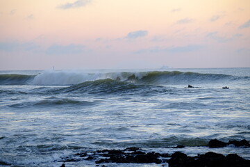 Some waves at la Govelle during sunset in winter. Batz-sur-mer, France, the 12th January 2022.