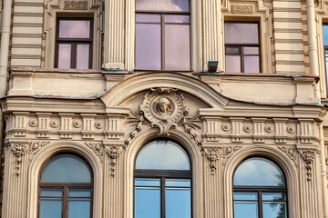 Fototapeta premium Facade of an building with windows
