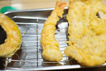 天ぷらえび、豚