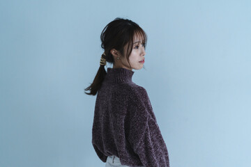 冬ファッションの女性