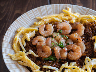 岡山県の名物料理、えびめし。ソース味の炒飯。