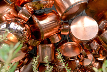 composition of a large number of copper pots
