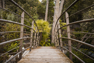 a spectacular bridge joins the gardens of Villa Lysis to the splendid structure in Capri