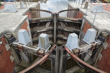 Schleuse am Hafen von Stade