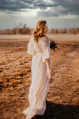 Frau Schwanger Babybauch schwanger Fotoshooting Kleid