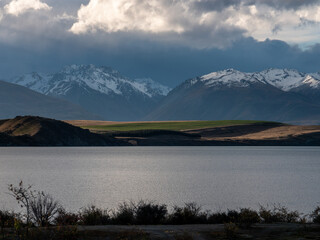 New Zeland _ lac et montagne