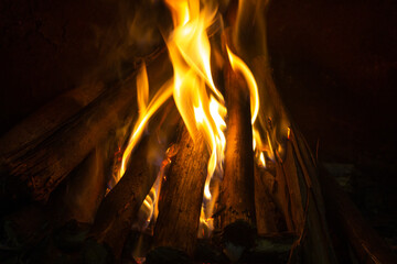 Fogueira em lareira
