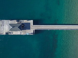 Photo au drone d'un ponton