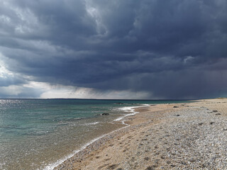 Ciel orageux sur la plage 